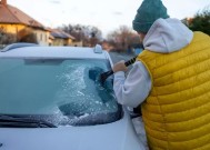 警告是司机在雪地里常犯的错误，可能会让他们付出2500英镑的代价